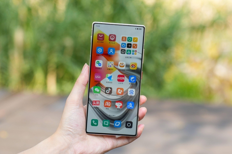 So sánh nubia Z70 Ultra và Xiaomi 15 z2.jpg