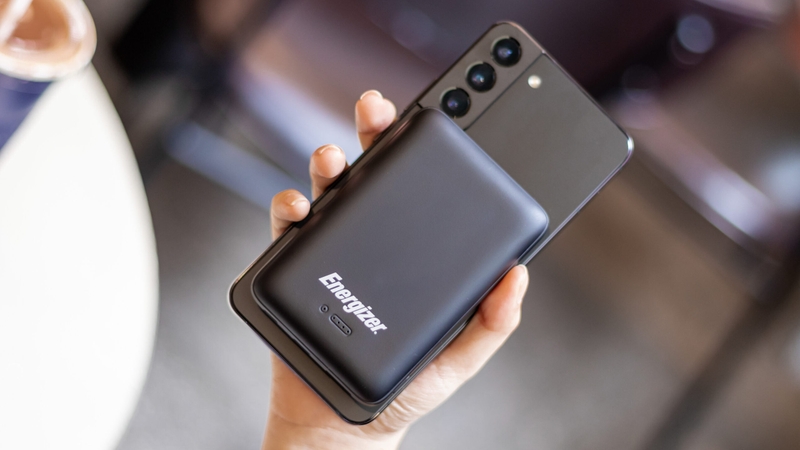 So sánh sạc dự phòng Anker và Energizer 7.jpg