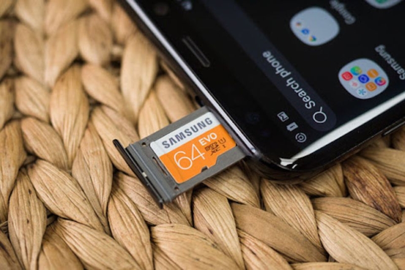 Sử dụng thẻ nhớ microSD hoặc bộ nhớ ngoài