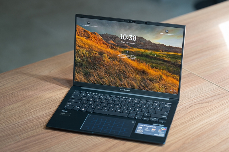 Thiết bị sử dụng vi xử lý Intel Core Ultra 5-125H AI với 14 nhân