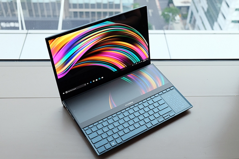 Laptop Zenbook Pro 14 Duo OLED có thiết kế hai màn hình độc đáo