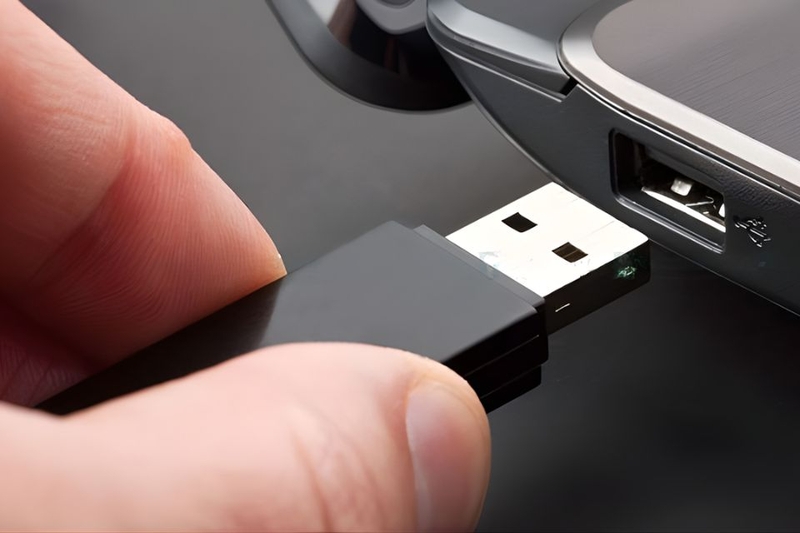 Surface không khởi động hoặc màn hình tối đen
