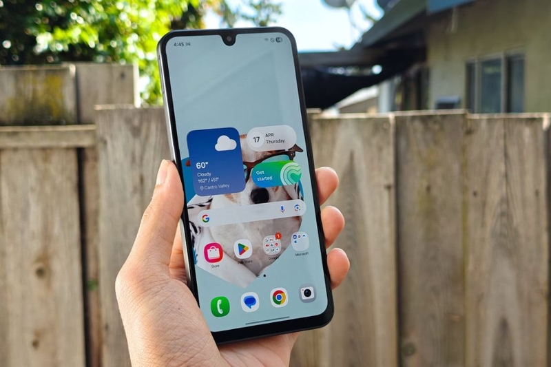 Tấm nền Super AMOLED cho màu sắc rực rỡ