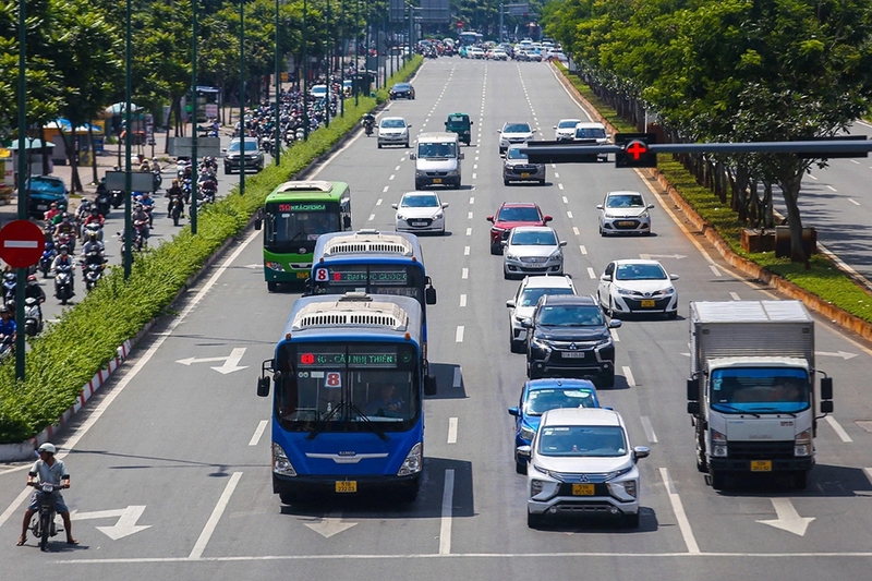 Lợi ích khi sử dụng xe buýt trong Tết Dương lịch 2025