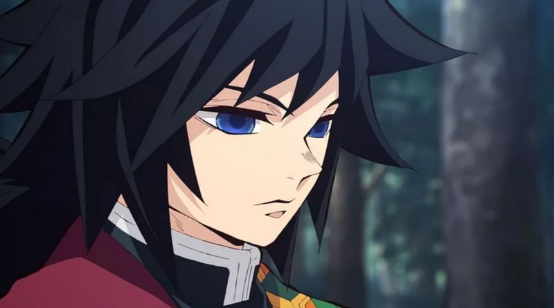 Ayol jinsiy olatni poshnalari bilan ezadi