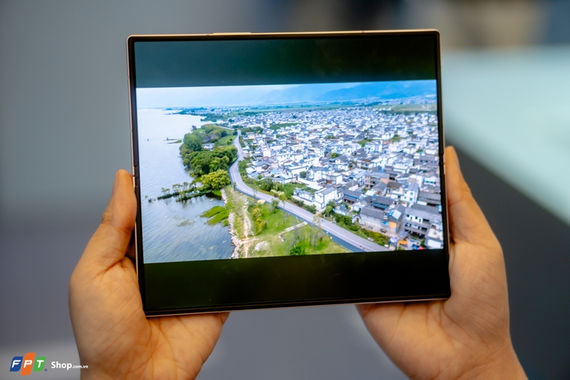 màn hình trong và ngoài của Fold6 đều có độ sáng lên tới 2600 nits