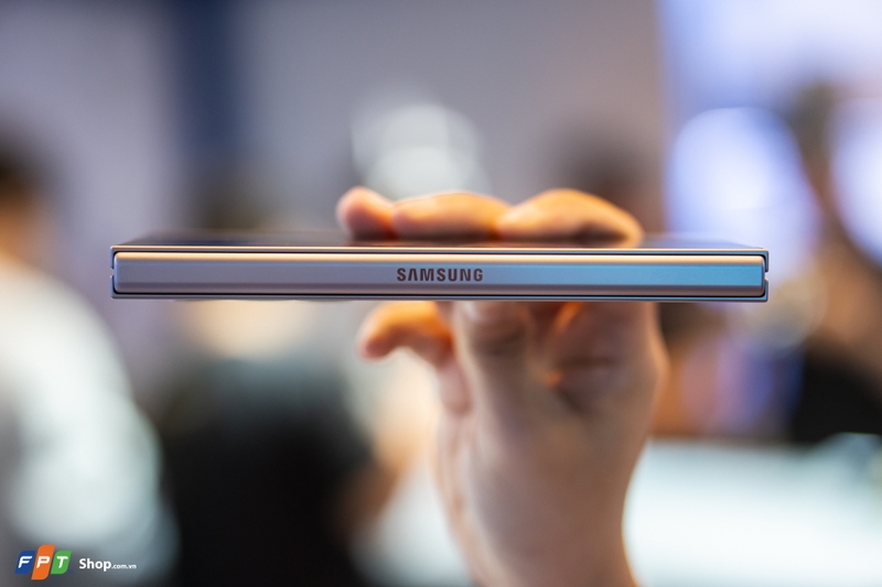 Tren-tay-Galaxy-Z-Fold6-4.jpg