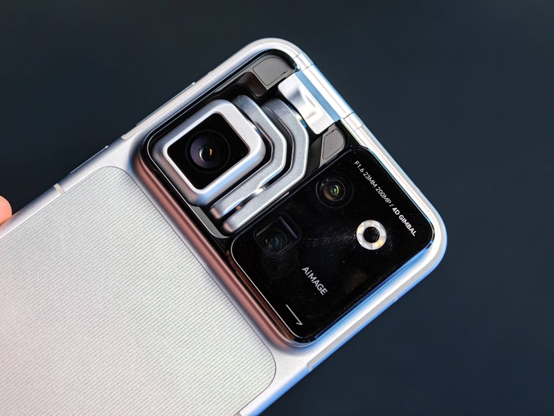 Trên tay HONOR Robot Phone 3.jpg