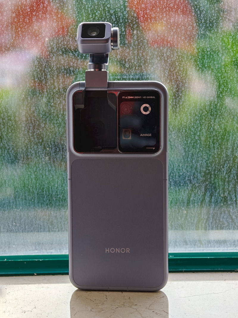 Trên tay HONOR Robot Phone 4.jpg