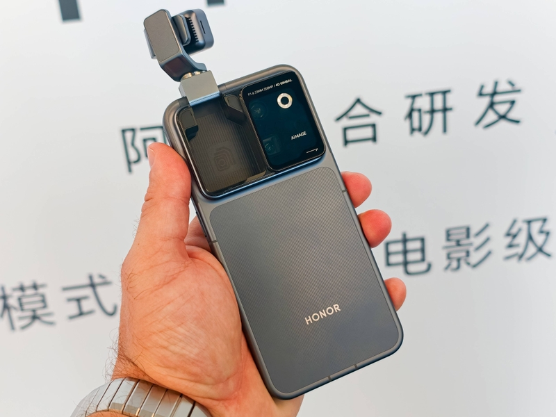 Trên tay HONOR Robot Phone 7.jpg