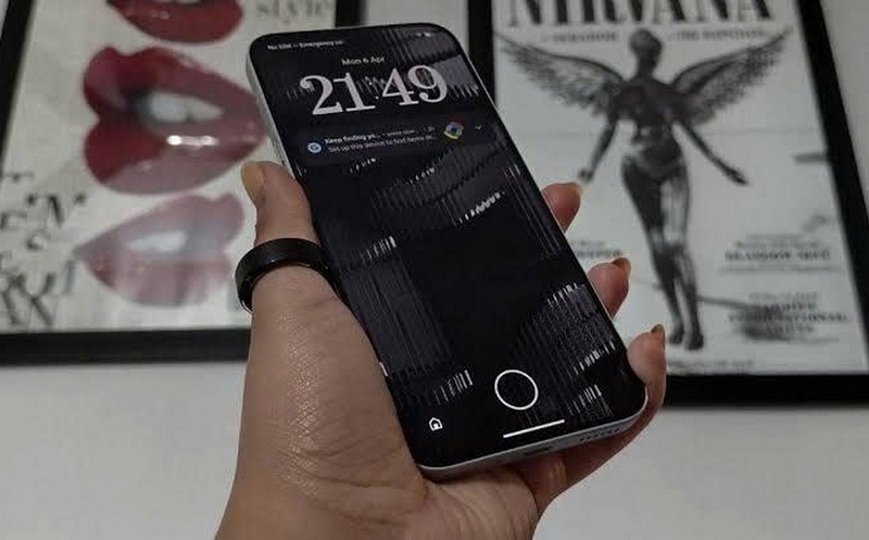 Trên tay Nothing Phone (4a) Pro ảnh 2