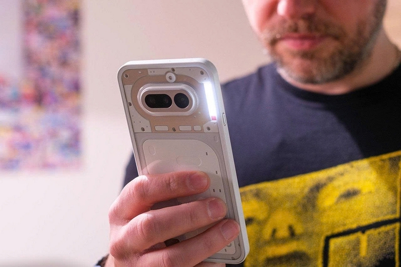Trên tay Nothing Phone (4a) ảnh 5