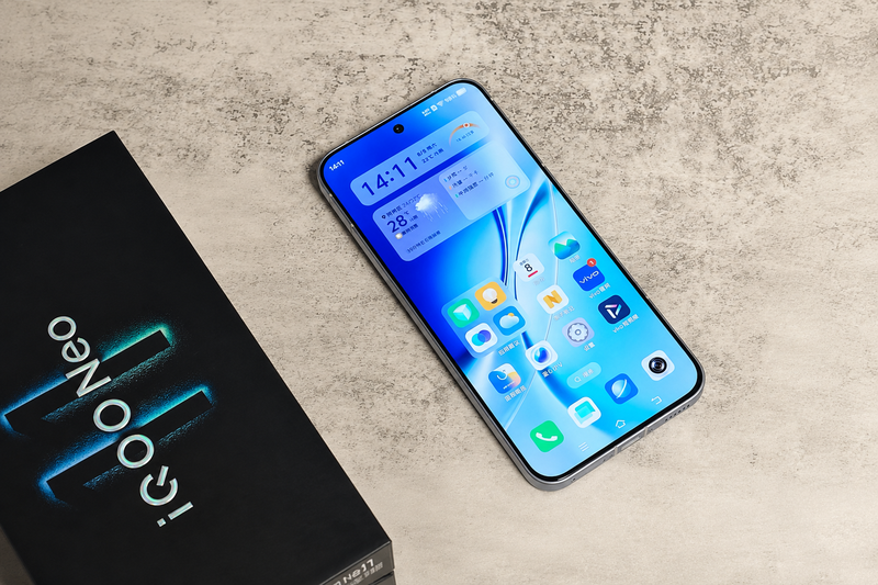 Trên tay iQOO Neo 11 Ultra - 8