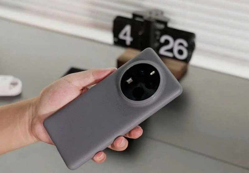 Trên tay realme GT5 Pro ảnh 5