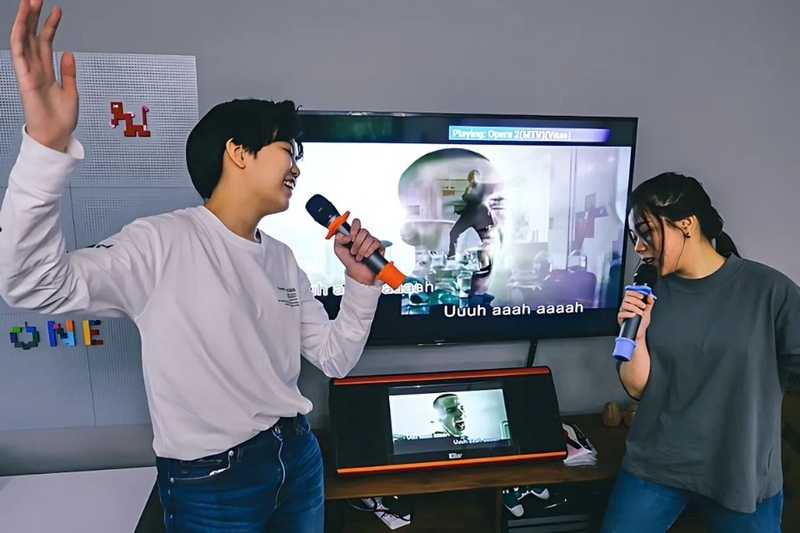 Ưu điểm khi hát karaoke bằng micro bluetooth với tivi LG