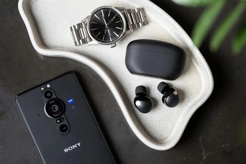 Sản phẩm công nghệ màu đen