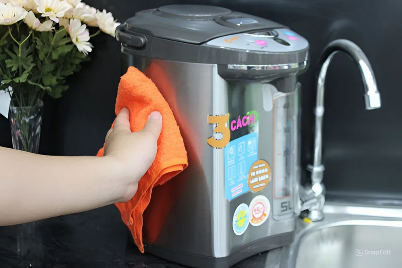 Vệ sinh định kỳ b&igrave;nh thủy điện