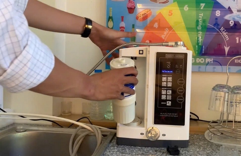 Vệ sinh máy lọc nước ion kiềm ảnh 4
