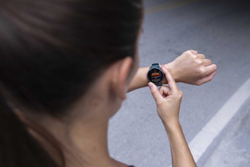 Chiếc smartwatch này còn đóng vai trò như một Health-Coach cá nhân