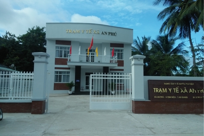 Hệ thống y tế cũng được chú trọng phát triển với trạm y tế xã được nâng cấp