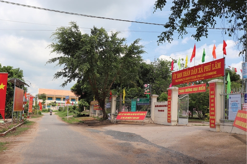 UBND xã Phú Lâm đặt tạm tại trụ sở cũ của UBND Phú Lâm, xã Phú Lâm, huyện Phú Tân, tỉnh An Giang
