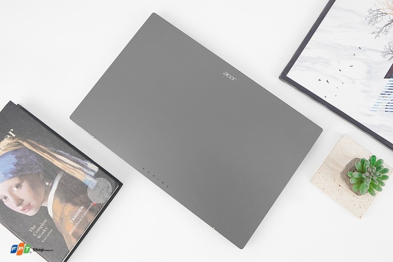 Mua laptop Acer Aspire chính hãng