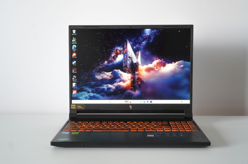 Đánh giá Acer Nitro ProPanel ANV16-72-71T9 - hình 1