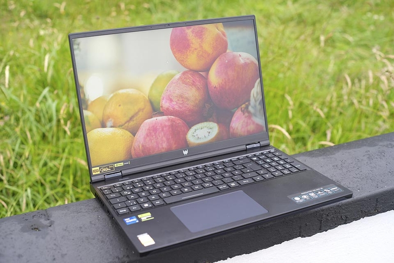 Laptop Acer Predator Helios Neo PHN16-72-78L4 - 01