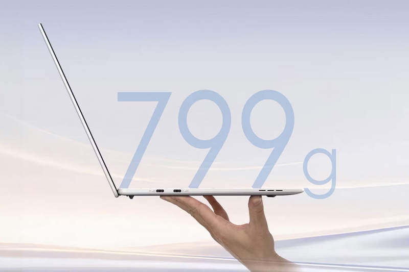 Acer Swift Blade 14 có trọng lượng chỉ 799 g, thuộc nhóm laptop 14 inch nhẹ nhất hiện nay.