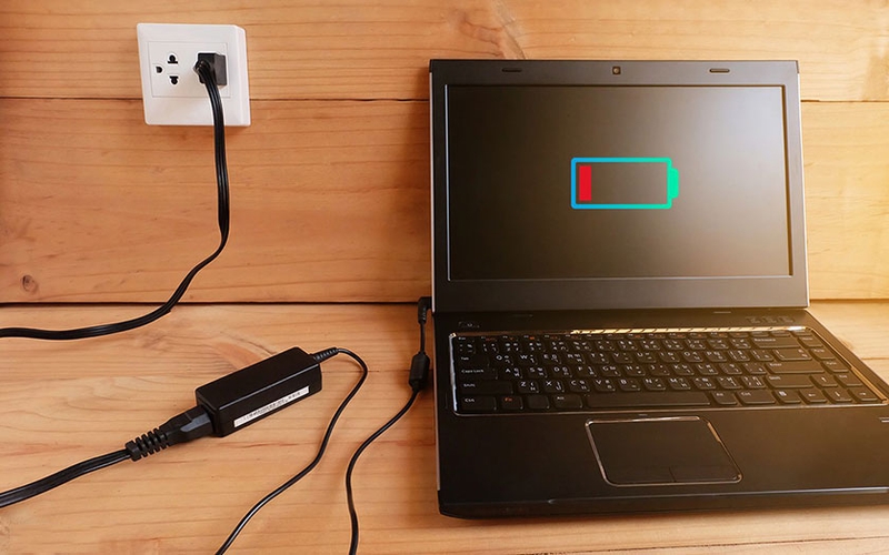 Adapter laptop sạc chậm phải làm sao 1