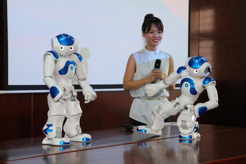 Triển khai robot hỗ trợ giảng dạy