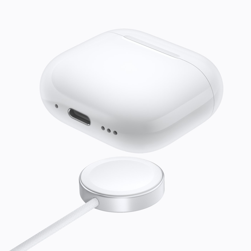 AirPods 5 với Hộp Sạc Không Dây cho tổng thời lượng nghe đến 22 giờ. (Nguồn ảnh: Apple)