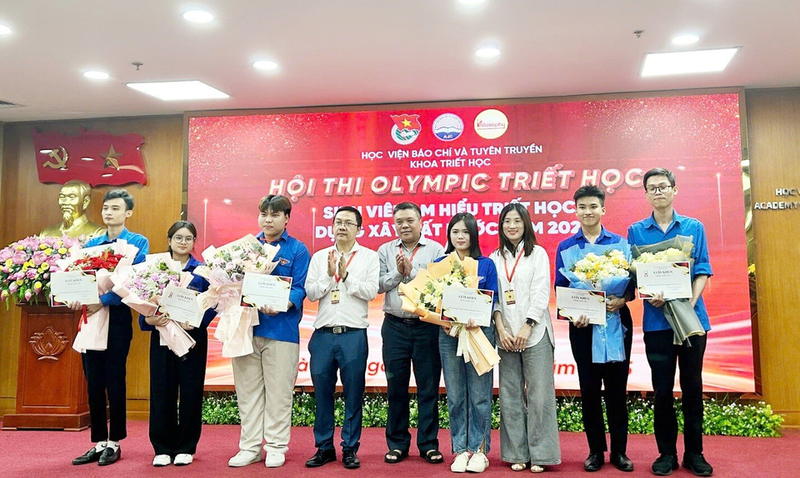 Chính sách học bổng và miễn giảm học phí tại AJC năm 2025