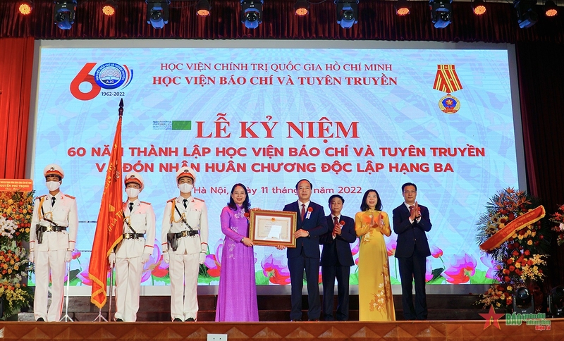 AJC là trường gì 4