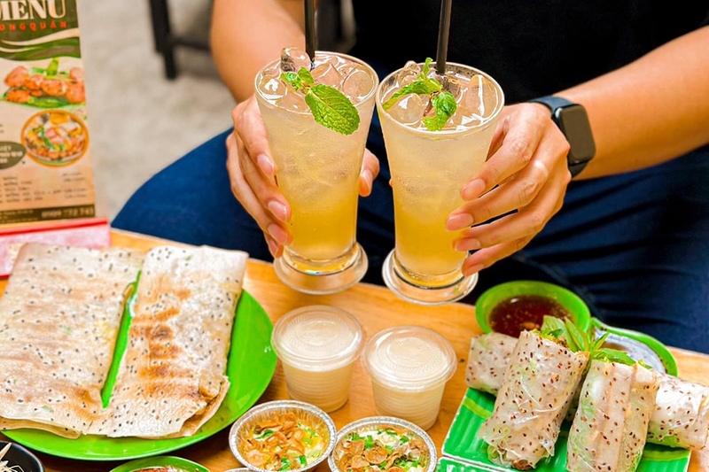 Pong Quán: Thiên đường ăn vặt giá mềm