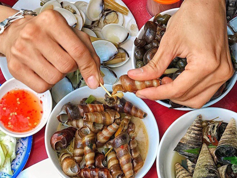 Ăn ốc có nên bỏ đuôi không - 04