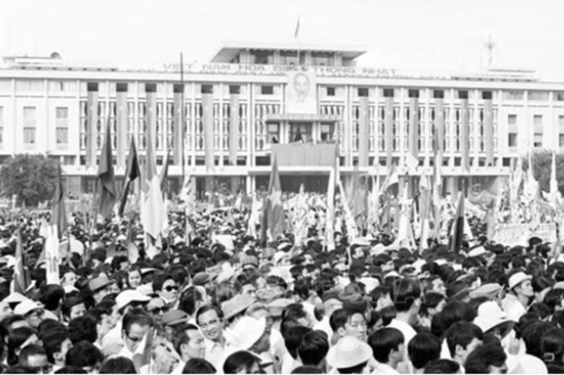 Hòa bình trở lại trên đường phố Sài Gòn