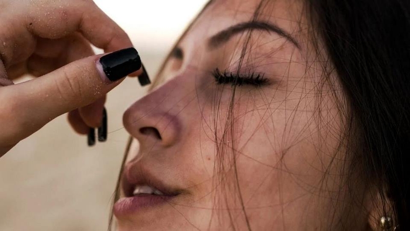 Cách chụp ảnh chân dung nhắm mắt