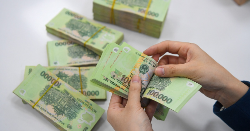 Ảnh cọc tiền, tiền được xếp gọn gàng 3