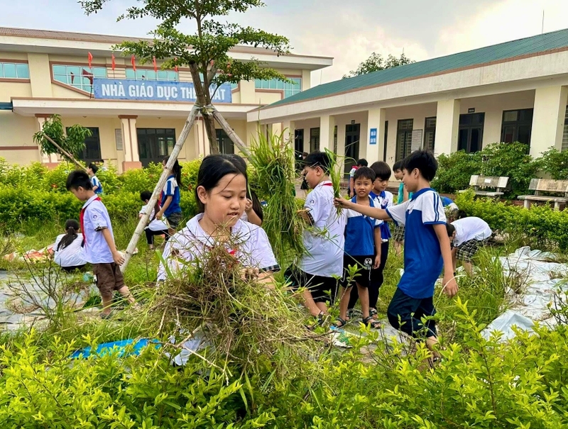 hung tay làm sạch môi trường học đường 2