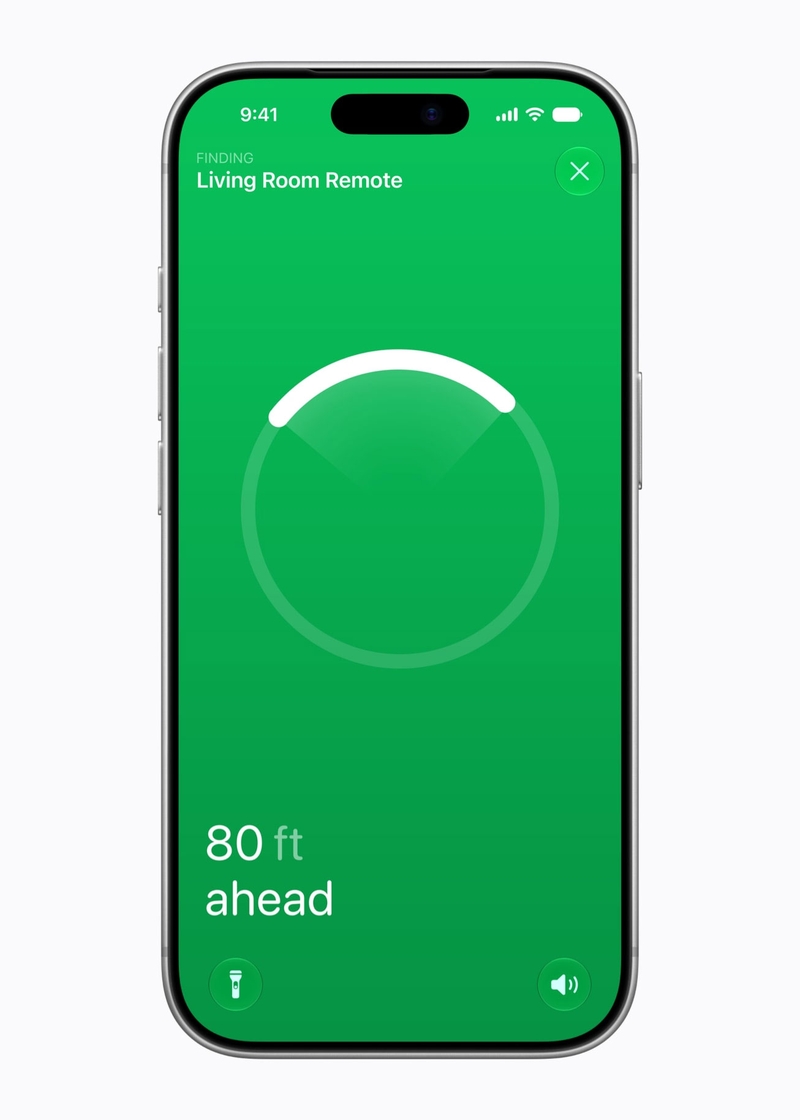 Tính năng Precision Finding hiển thị hướng và khoảng cách đến Siri Remote của Apple TV 4K.