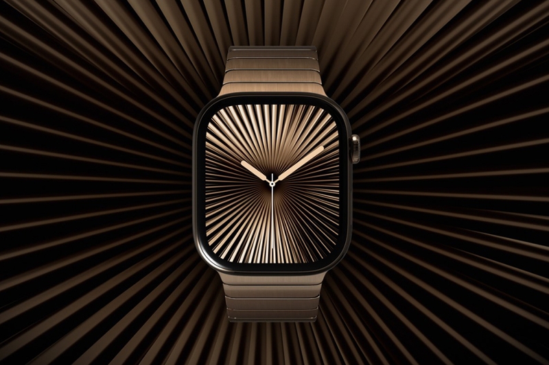 Apple Watch Series 10 GPS + Cellular 42 Viền Titan Dây Milanese Tự nhiên 11