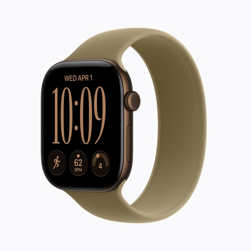 Apple Watch Series 12 phiên bản vỏ nhôm màu đồng đậm kết hợp cùng Dây Đeo Thể Thao. (Nguồn ảnh: Apple)