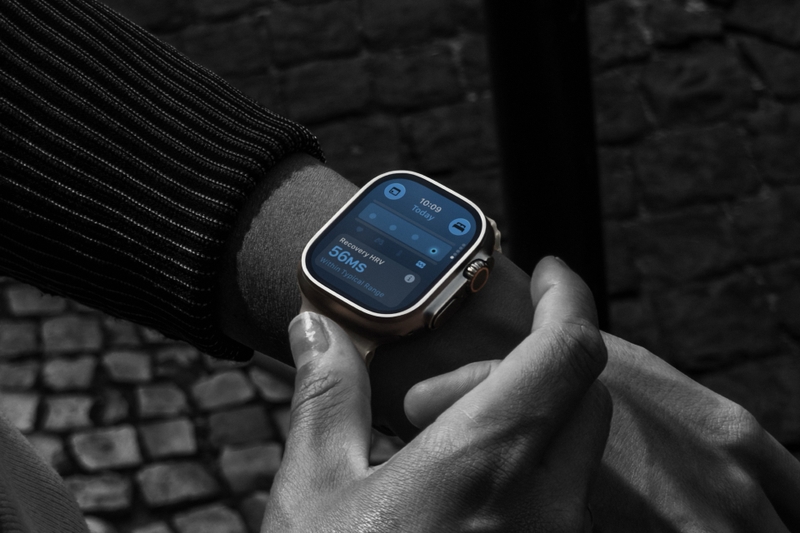 Apple Watch Ultra 4 tăng tần suất đo HRV, hỗ trợ người dùng theo dõi trạng thái phục hồi và mức độ căng thẳng sinh lý trong ngày. (Nguồn ảnh: Apple)