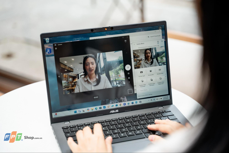 asus-ho-tro-hinh-anh-khi-goi-video.png