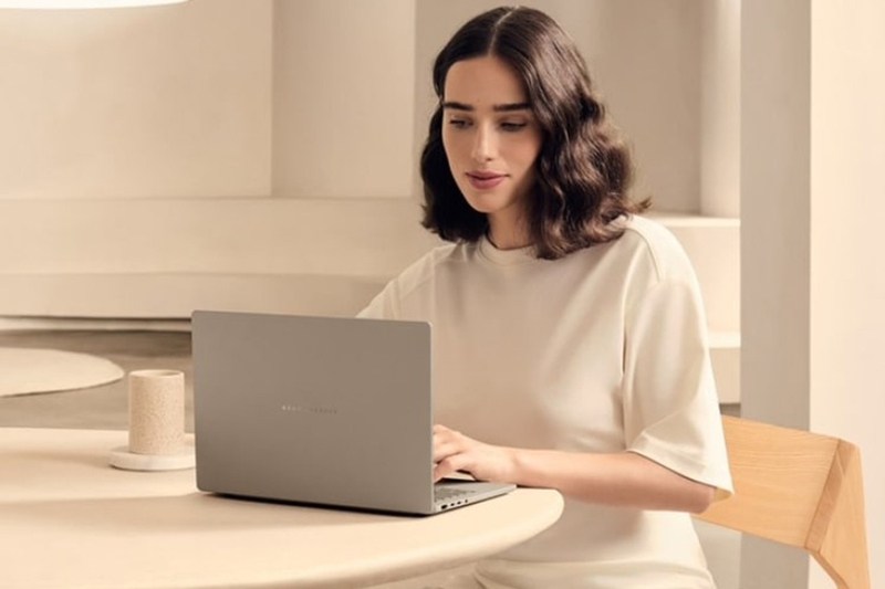 Asus Zenbook 14 OLED UX3407QA-QD299WS 7