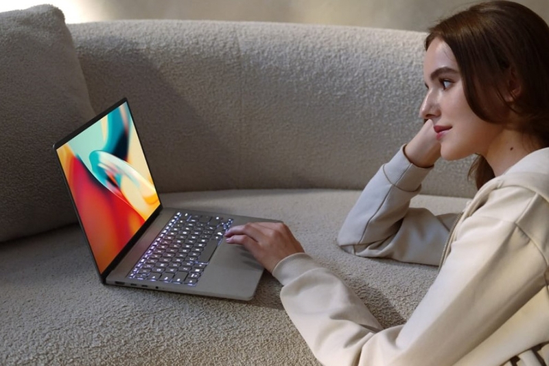 Asus Zenbook 14 OLED UX3407QA-QD299WS 6