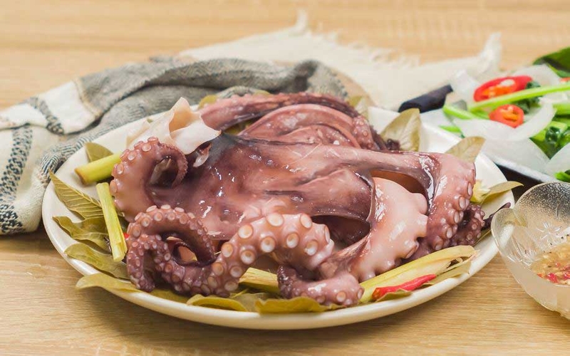 bạch tuộc hấp lá ổi 5