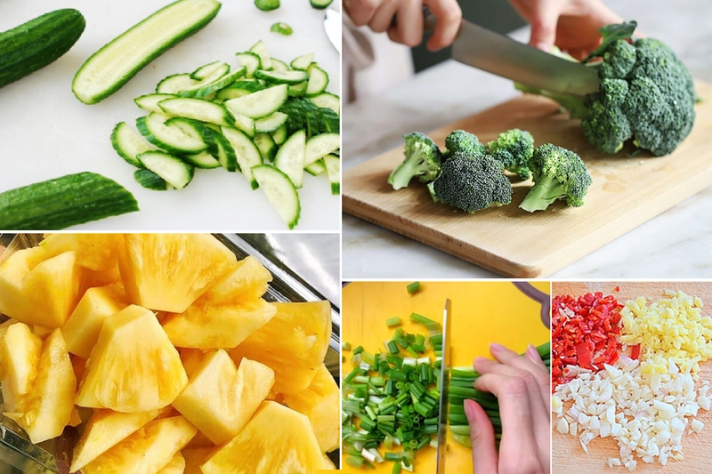 Sơ chế nguyên liệu rau quả làm bạch tuộc xào thập cẩm.