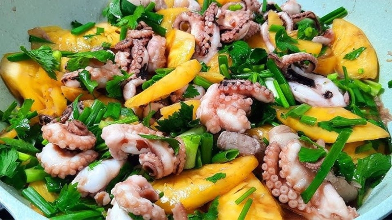 bạch tuộc xào dứa 4